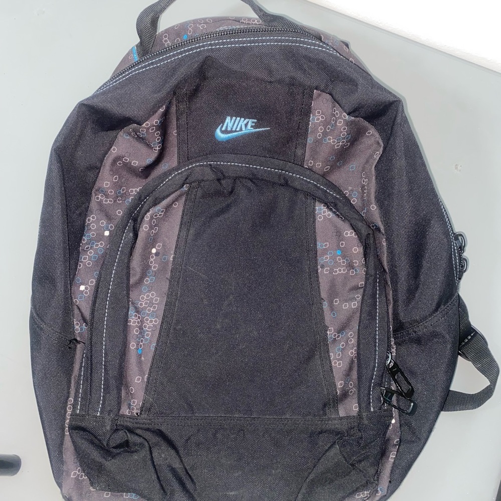 Nike Black and Patterned Men's Backpack - Picture 4 of 7